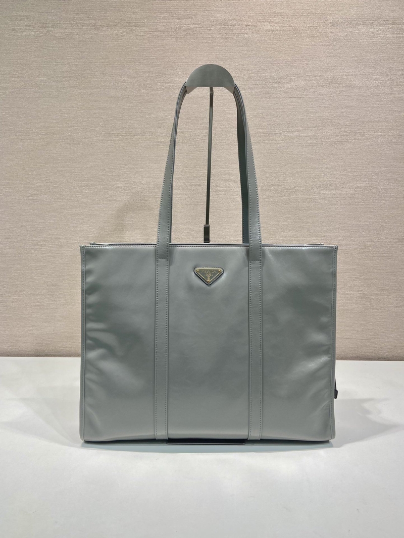 Pra*a tote bags